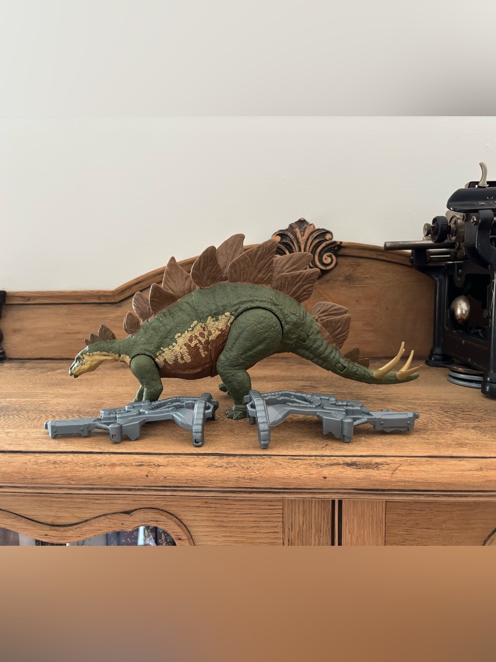 Jurassic World Camp Cretaceous Stegosaurus Mega Destroyers Dino Escape